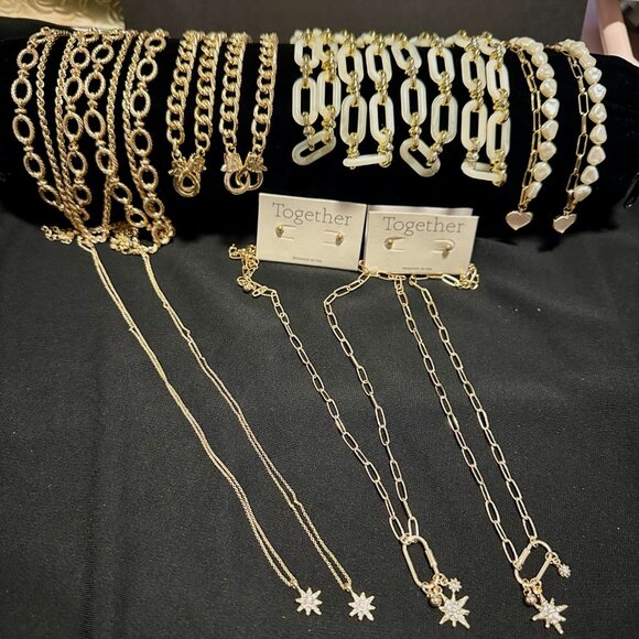 Bundle of jewelry - Brass gold dipped necklaces - Picture 1 of 9